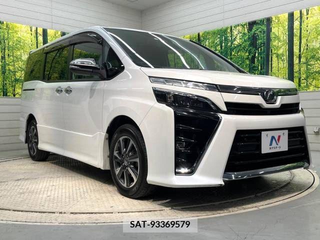 Toyota VOXY 2019-03 224929-17