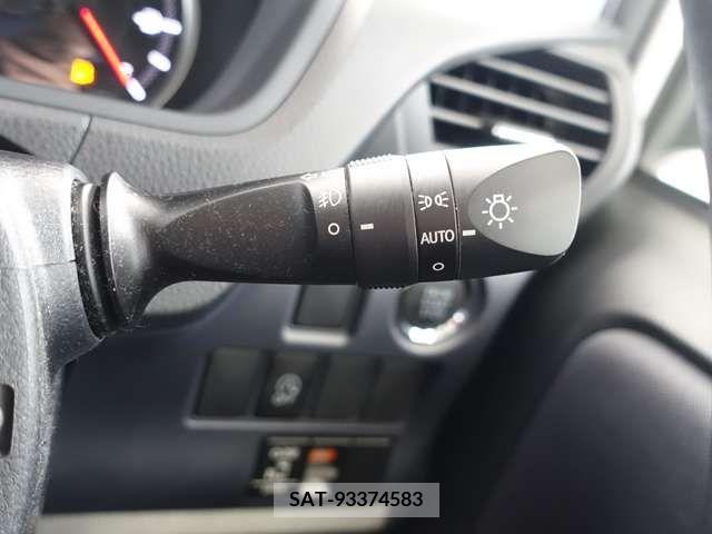 Toyota VOXY 2014-12 205391-19