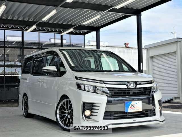 Toyota VOXY 2014-12 205391-11