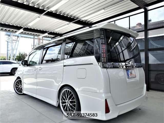 Toyota VOXY 2014-12 205391-12