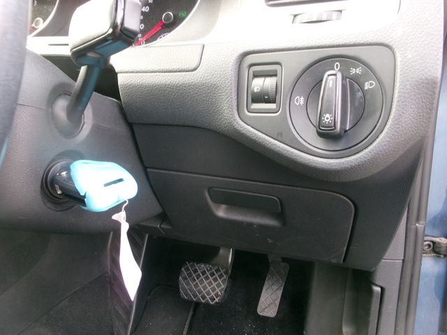 VolksWagen GOLF 2013-08 26960-15