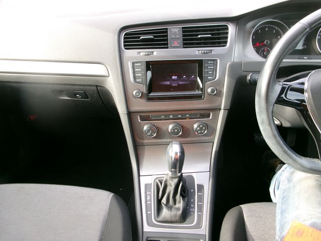 VolksWagen GOLF 2013-08 26960-19