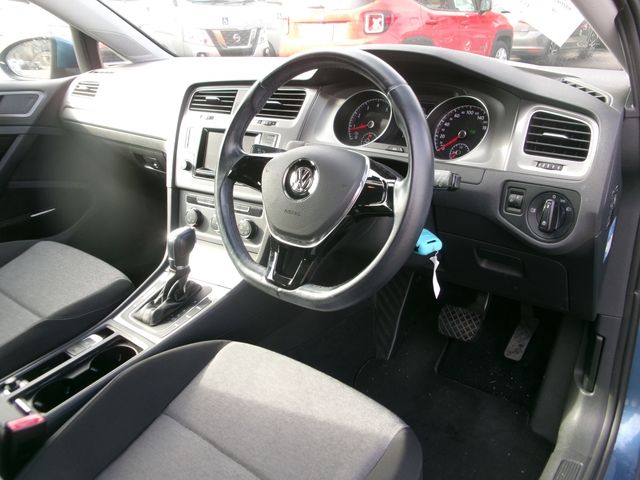 VolksWagen GOLF 2013-08 26960-1