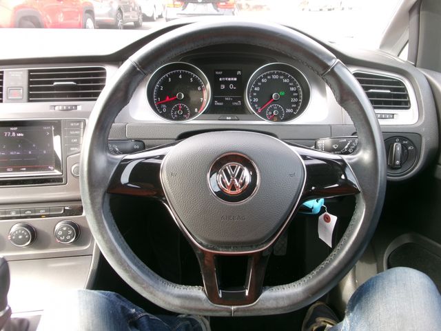 VolksWagen GOLF 2013-08 26960-16