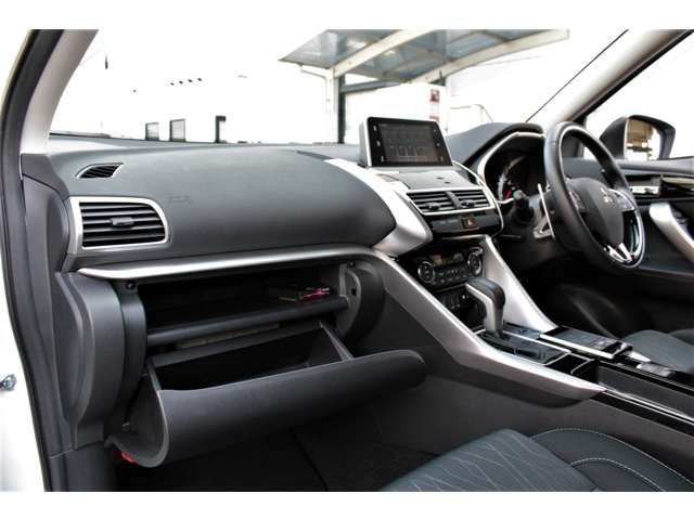 Mitsubishi ECLIPSE CROSS 2018-03 8946-6
