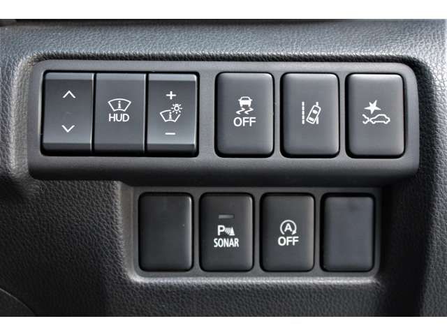 Mitsubishi ECLIPSE CROSS 2018-03 8946-10