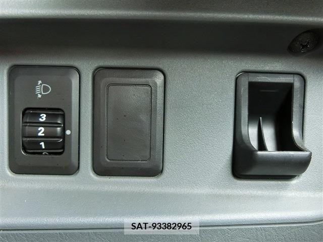 Nissan CLIPPER VAN 2010-05 385715-21