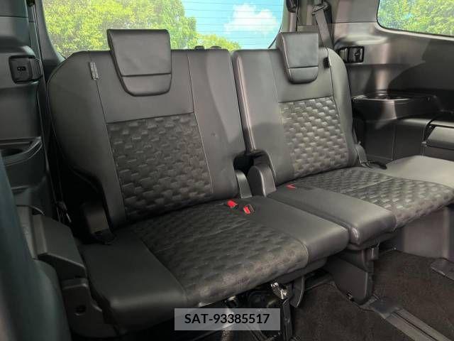 Toyota VOXY 2022-04 223459-9