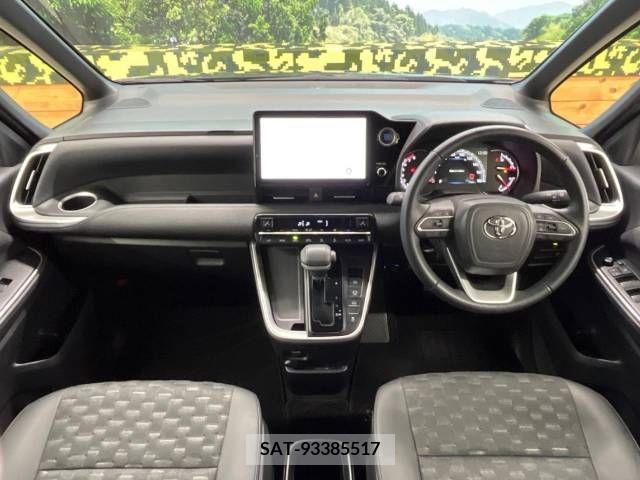 Toyota VOXY 2022-04 223459-1