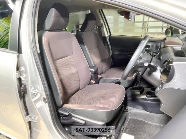 Toyota AQUA 2015-03 351739-7