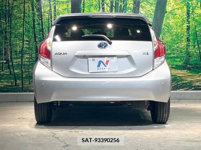 Toyota AQUA 2015-03 351739-14