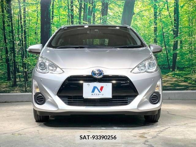 Toyota AQUA 2015-03 351739-13