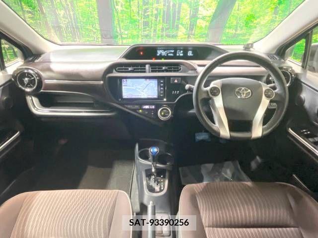 Toyota AQUA 2015-03 351739-1