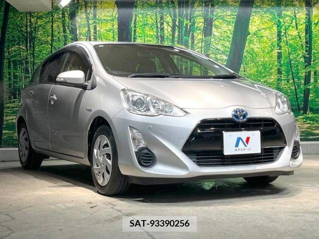 Toyota AQUA 2015-03 351739-16