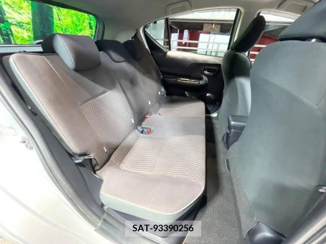Toyota AQUA 2015-03 351739-8