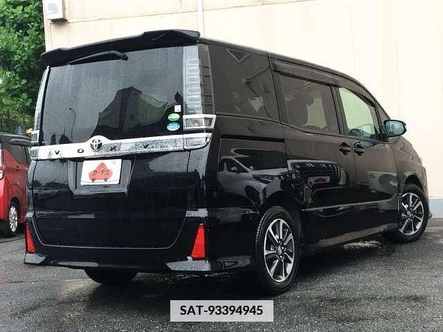 Toyota VOXY 2017-10 346390-2