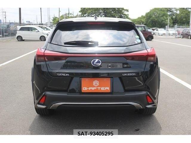 Lexus UX 2019-05 275901-7