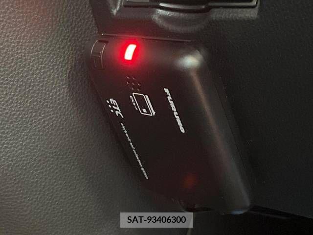 Toyota NOAH 2023-04 205850-7