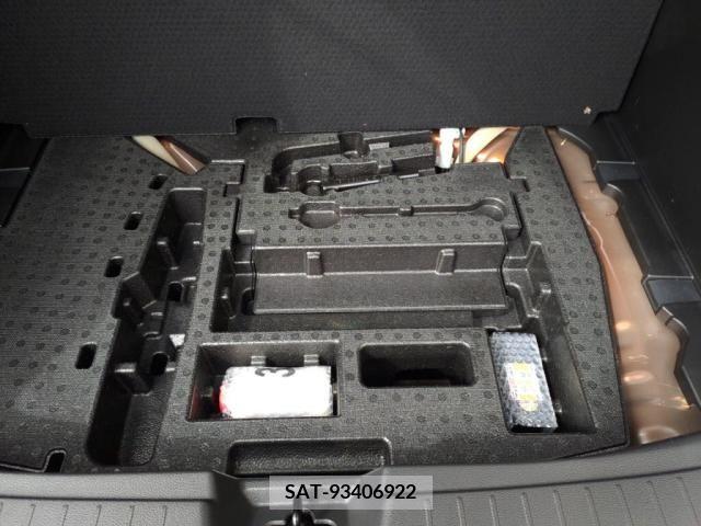 Nissan NOTE 2022-05 280151-29