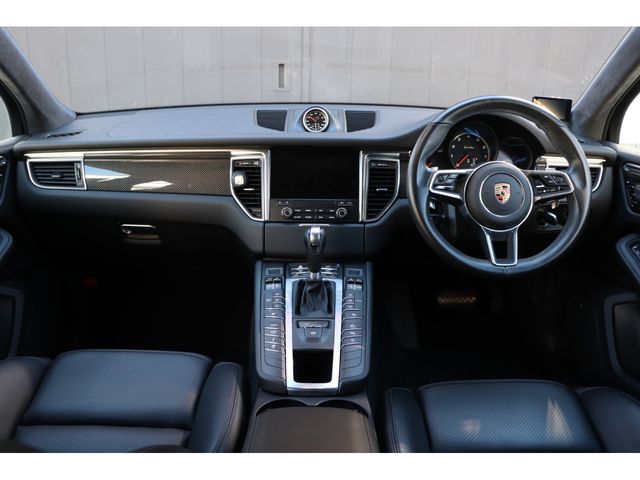 Porsche MACAN 2018-10 1670-9