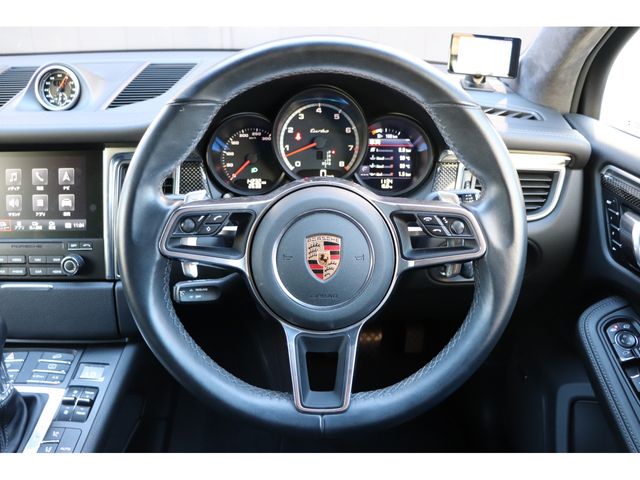 Porsche MACAN 2018-10 1670-12