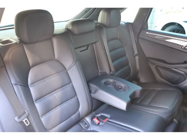 Porsche MACAN 2018-10 1670-18
