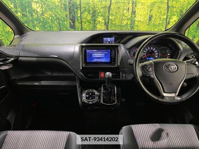 Toyota VOXY 2017-11 348005-1