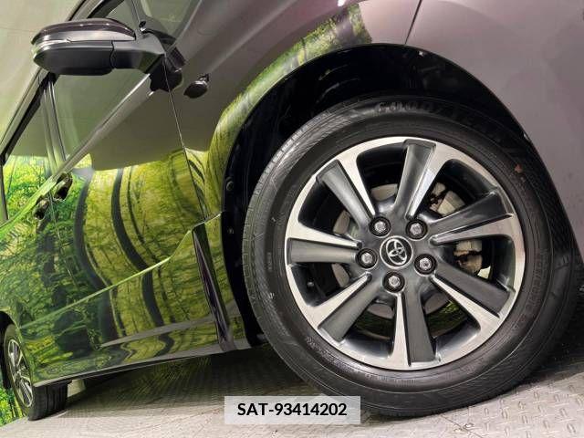 Toyota VOXY 2017-11 348005-14