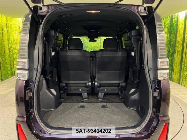 Toyota VOXY 2017-11 348005-11
