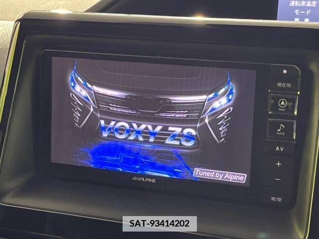 Toyota VOXY 2017-11 348005-2