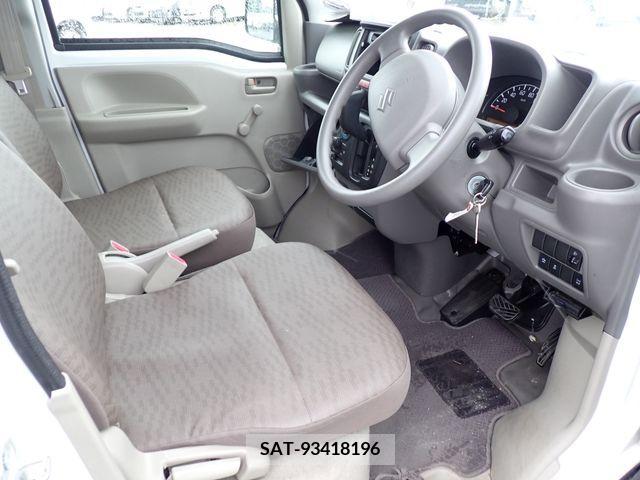 Suzuki EVERY 2017-06 383440-1