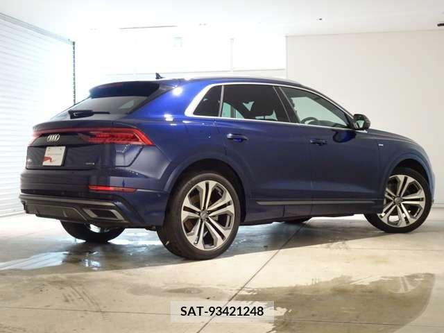Audi Q8 2019-11 356617-1