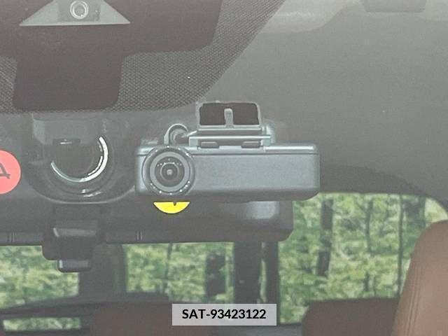 Nissan KICKS 2020-06 347985-6