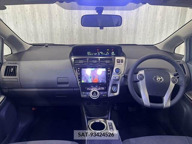 Toyota PRIUS ALPHA 2013-02 322218-1