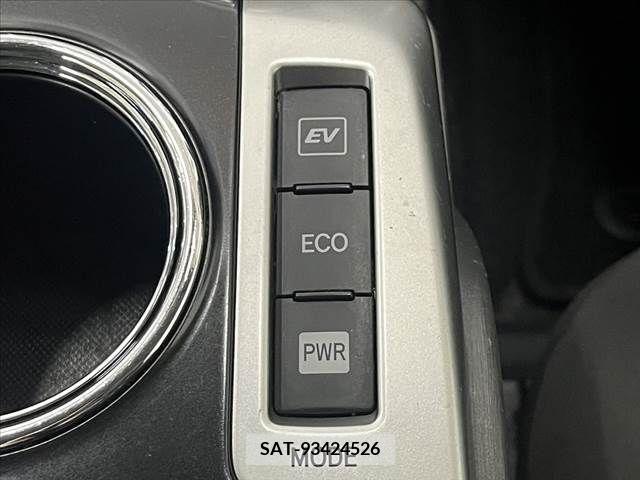 Toyota PRIUS ALPHA 2013-02 322218-18