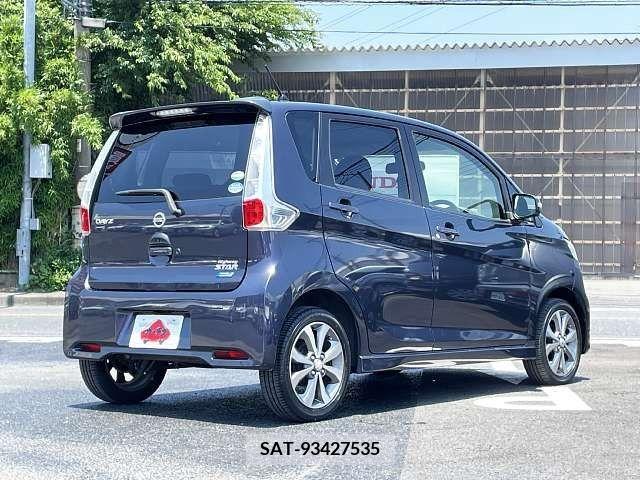 Nissan DAYZ 2014-08 323276-2