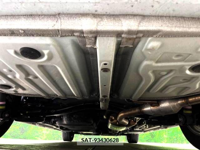 Toyota VOXY 2022-09 375502-19