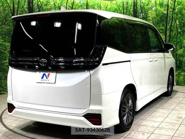 Toyota VOXY 2022-09 375502-17