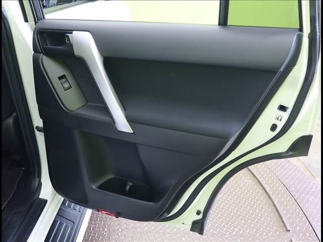 Toyota PRADO 2018-06 13184-25