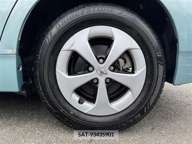 Toyota PRIUS 2013-08 328337-17