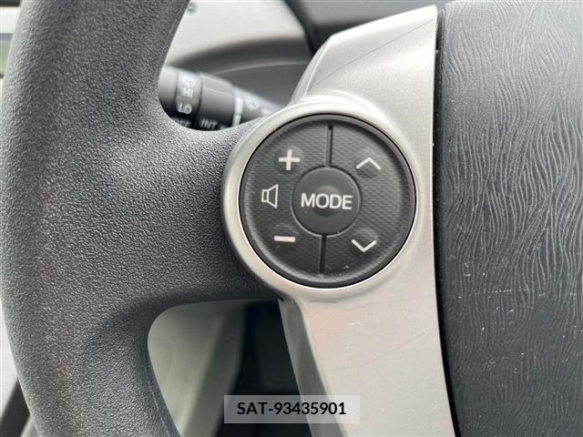 Toyota PRIUS 2013-08 328337-18