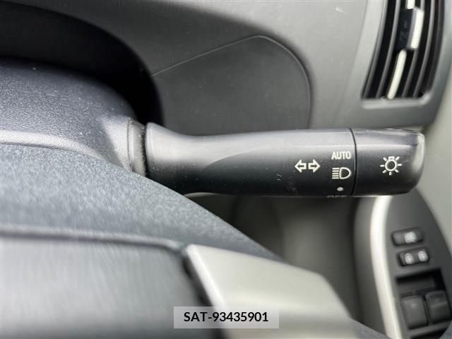 Toyota PRIUS 2013-08 328337-21