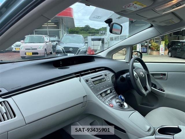 Toyota PRIUS 2013-08 328337-22