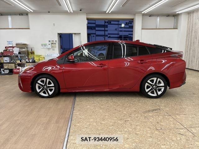 Toyota PRIUS 2016-05 223811-7