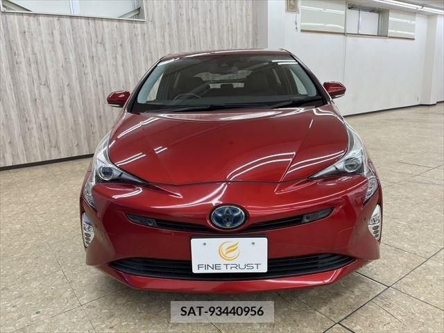 Toyota PRIUS 2016-05 223811-1