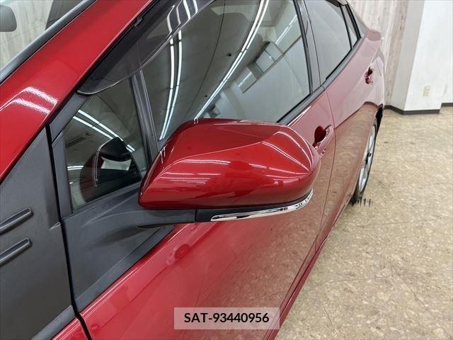 Toyota PRIUS 2016-05 223811-12