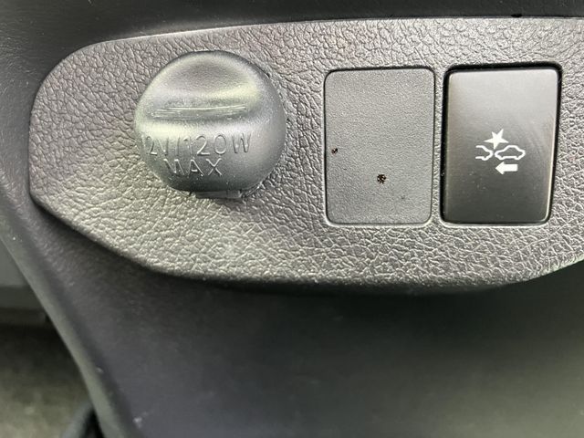 Toyota VITZ HYBRID 2018-06 12338-12