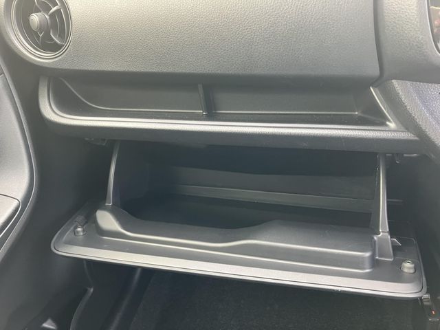 Toyota VITZ HYBRID 2018-06 12338-16
