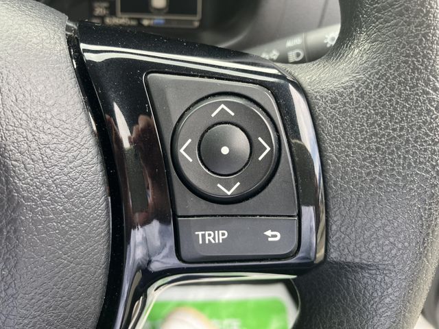 Toyota VITZ HYBRID 2018-06 12338-9
