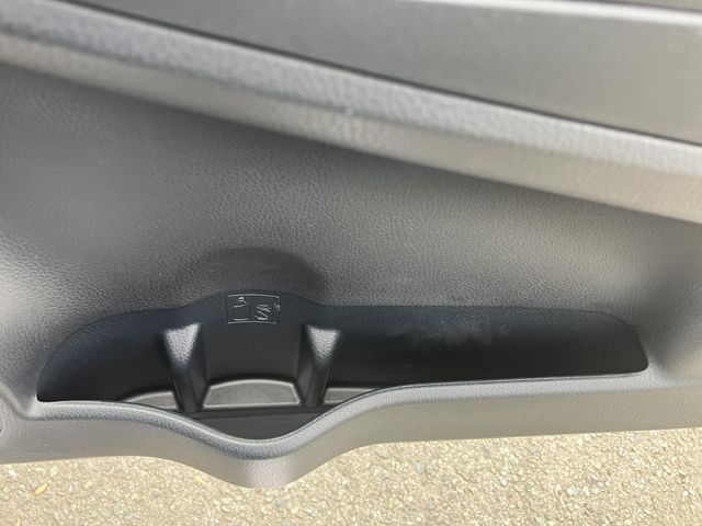 Toyota VITZ HYBRID 2018-06 12338-17